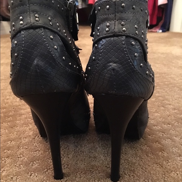 Open toe booties - Picture 2 of 4